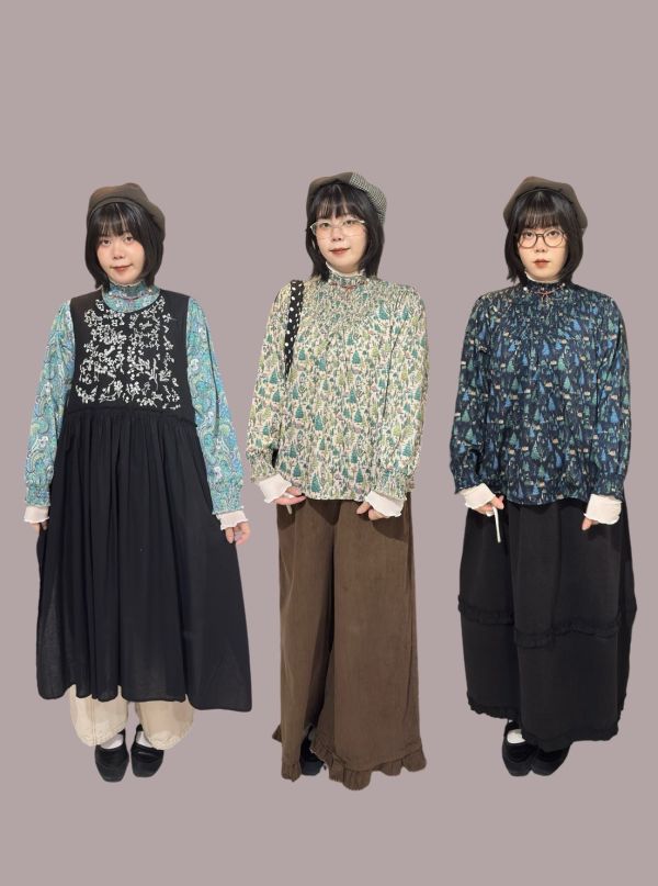 滿版圖騰皺皺彈力布拼接長袖上衣 