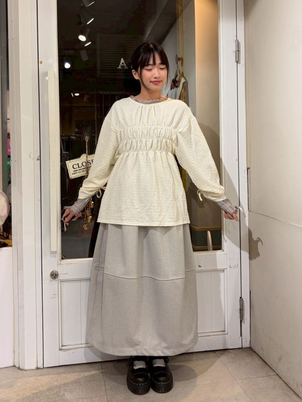 泡泡布胸口彈性燈籠袖上衣 