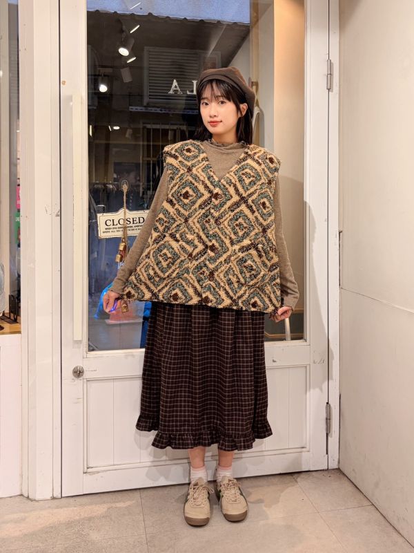 雙面穿絎縫鋪棉x圖騰QQ毛背心 