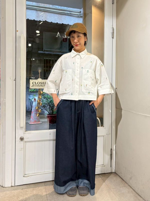 彩色小花刺繡襯衫 