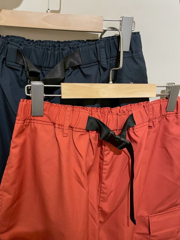 刷刷布腰帶工裝口袋直筒寬褲 