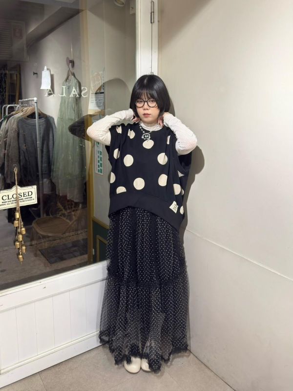 大圓點布標前短後長上衣 