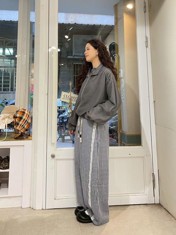 透膚網紗微高領造型抓皺調節可抽繩雙拉鏈落肩外套 