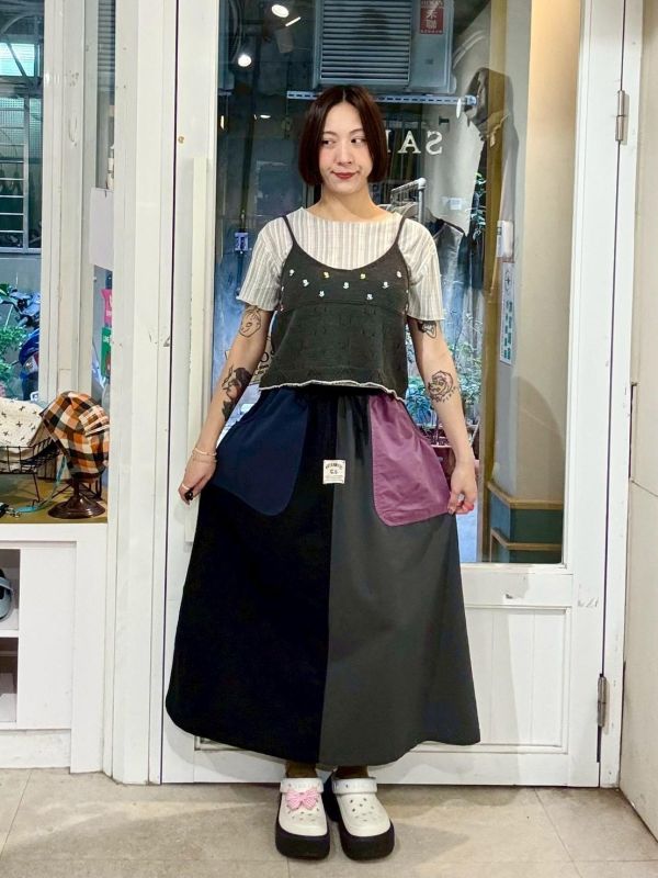 鬆緊腰抽繩撞色大口袋拼接裙 