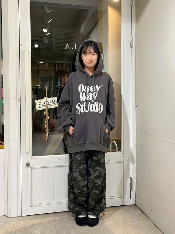 街頭字母大口袋連帽Tee 