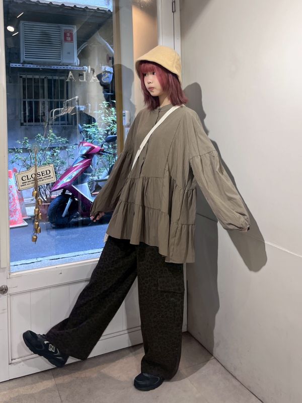 豹紋牛仔工裝彎刀褲 