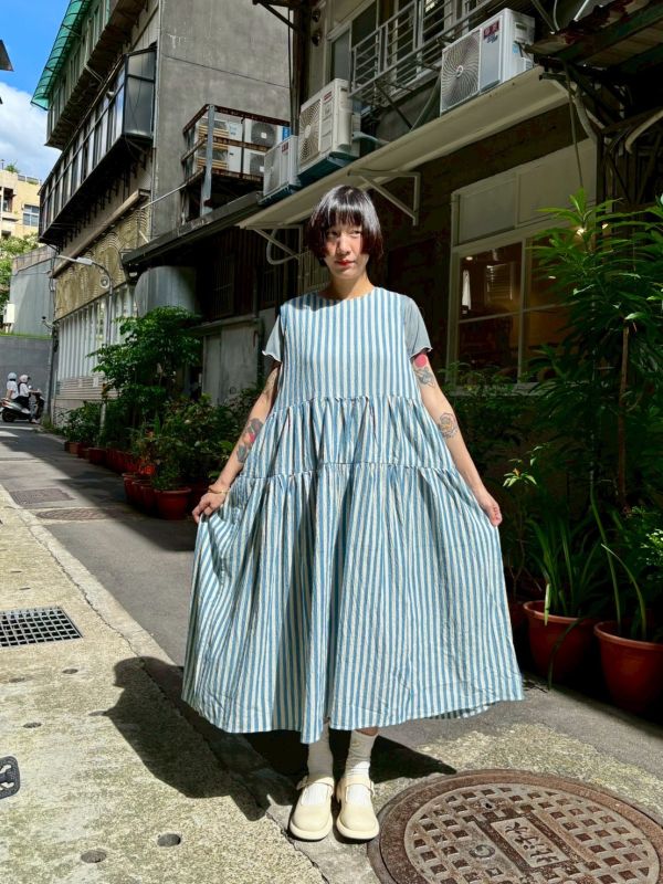 藍條紋背心裙 