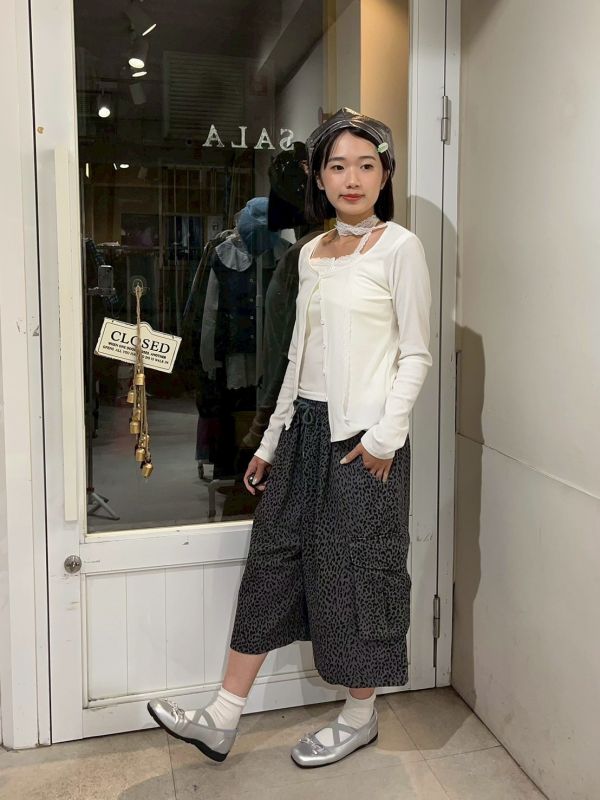 蕾絲滾邊胸前排扣細肩帶小可愛+排扣小外套+蕾絲綁帶 