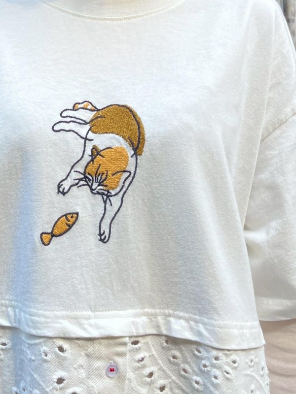 貓咪刺繡拼接蕾絲抽繩上衣 