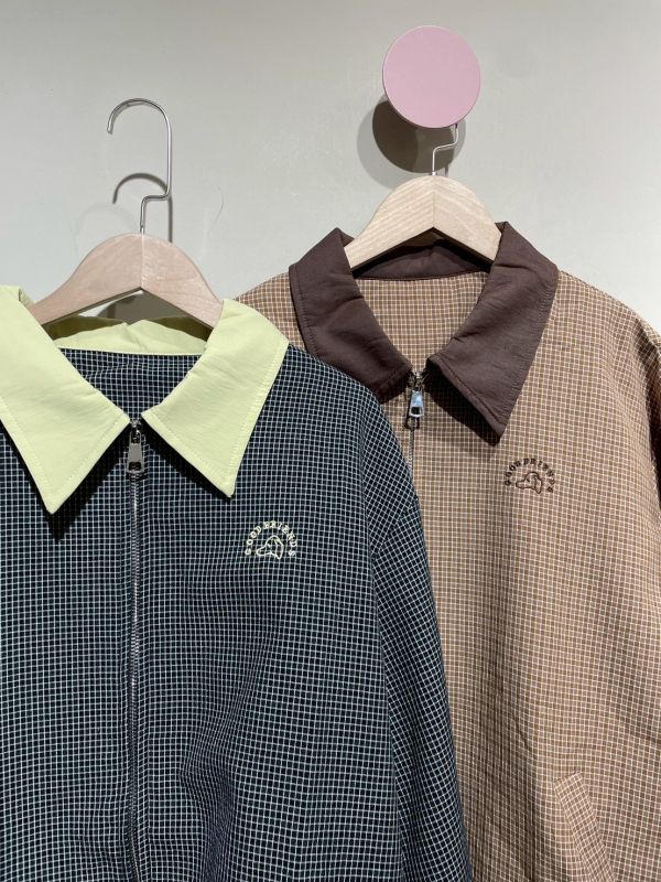 小狗刺繡撞色翻領設計拉鍊夾克 