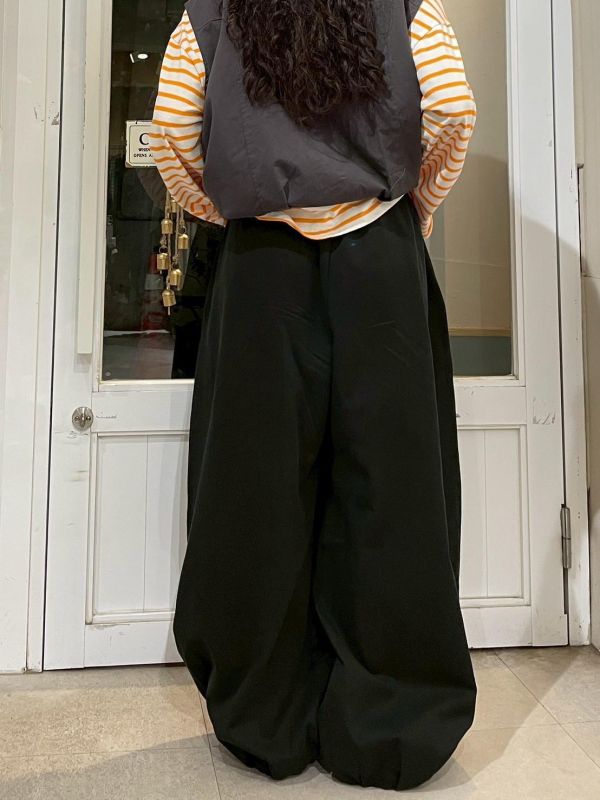 素色縮褲管氣球鬆緊腰寬褲 