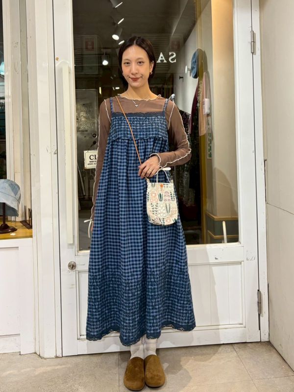 格子胸蕾絲拼接刺繡下擺刺繡吊帶洋裝 