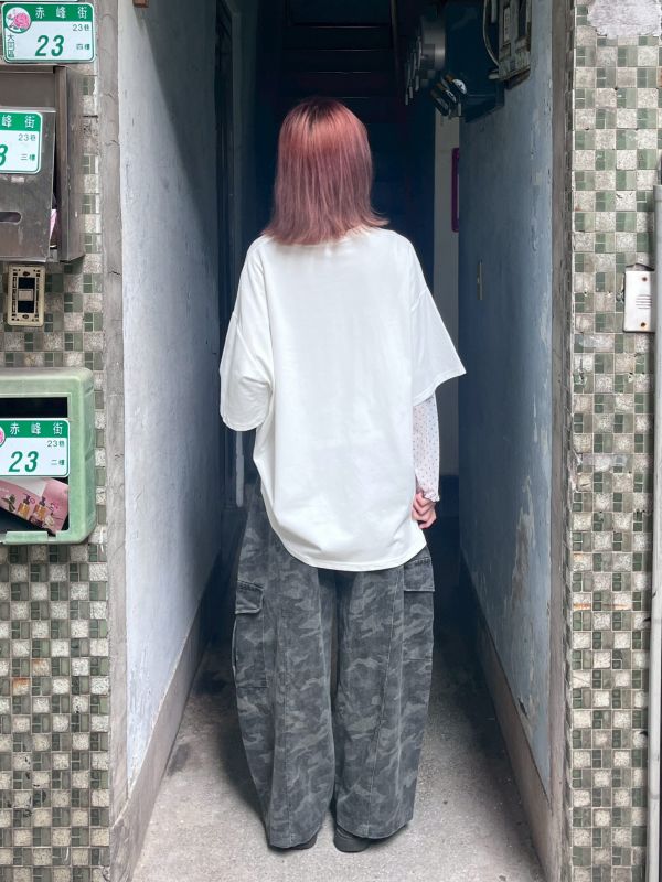 迷彩牛仔工裝口袋彎刀長褲 