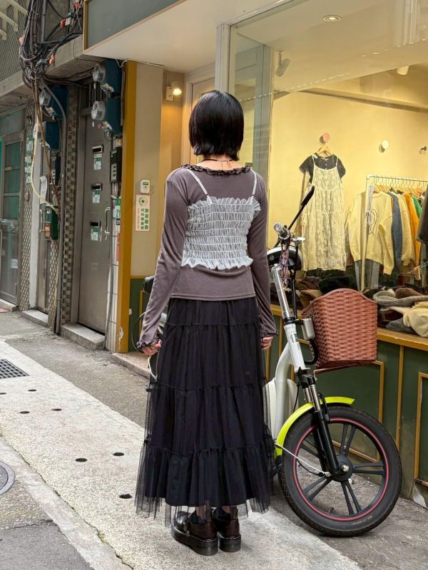 兩件式木耳邊滾邊上衣+抓皺紗質背心 