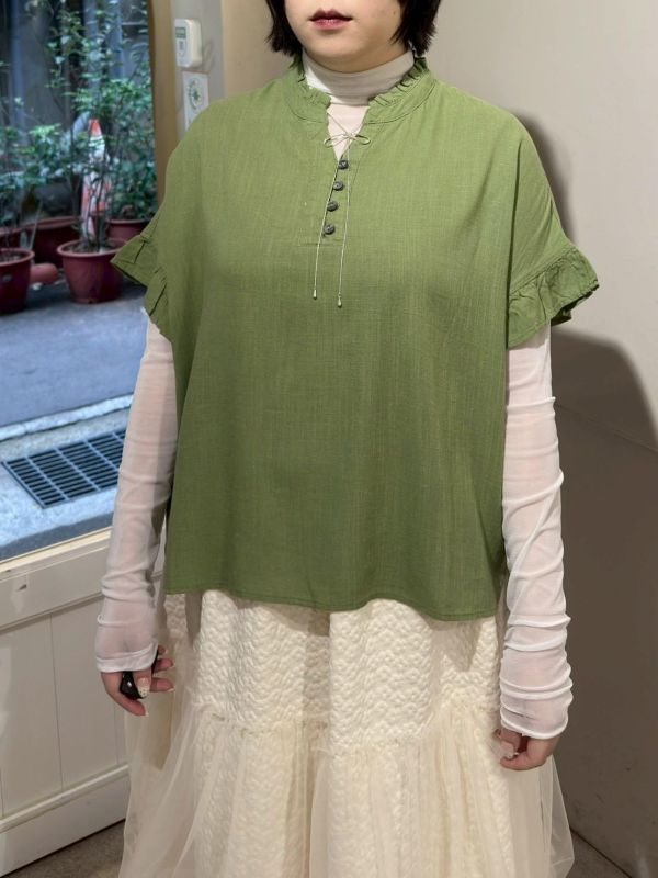 棉麻荷葉袖排扣前短後長上衣 