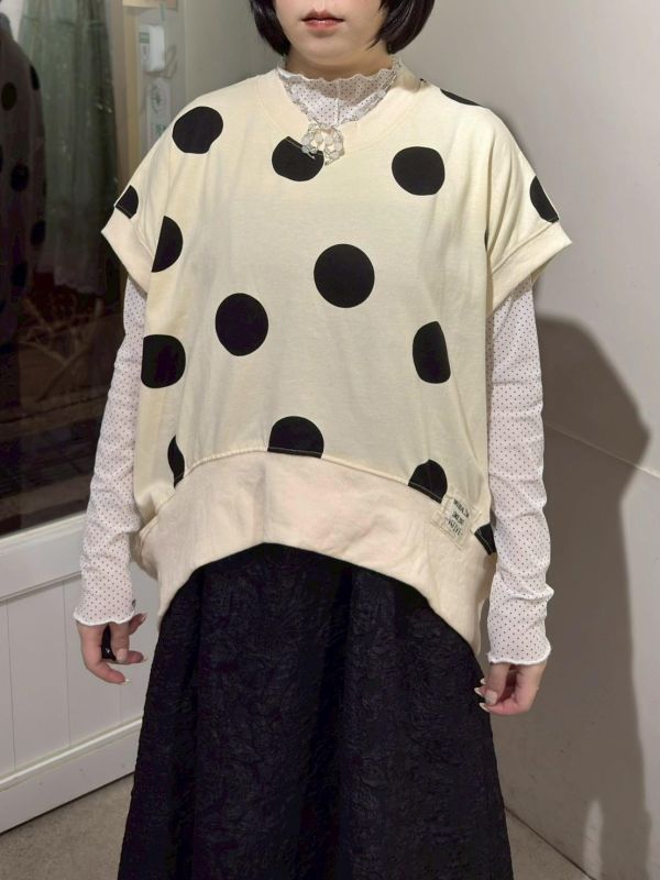 大圓點布標前短後長上衣 