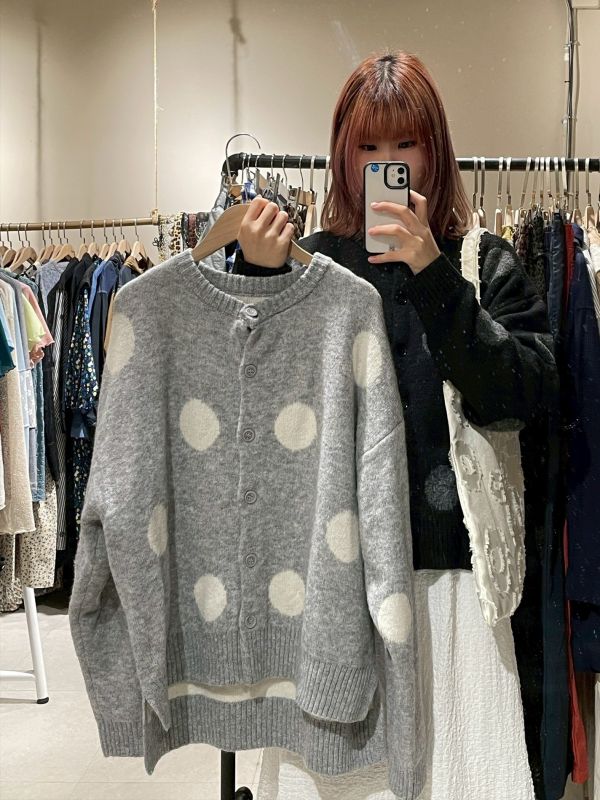 圓點前短後長針織排扣外套 