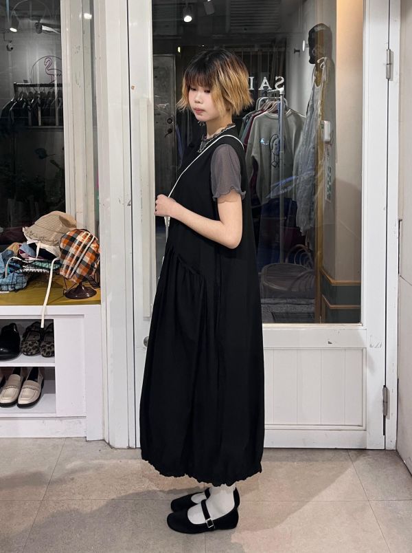 波點木耳滾邊透膚短袖上衣 