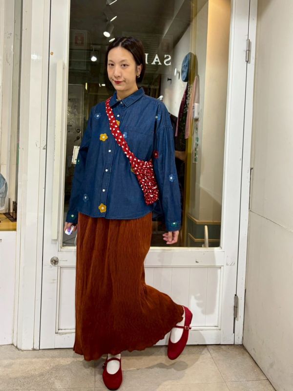 刺繡花牛仔襯衫 