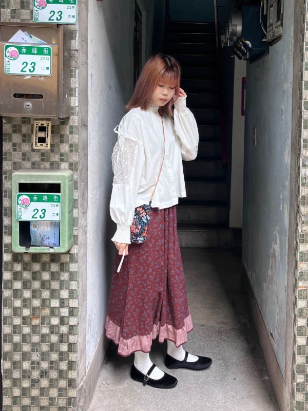 透紗刺繡綁帶縮袖襯衫 