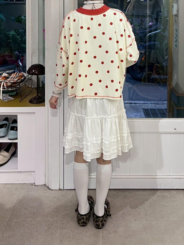 圓點反車線刺繡字母小標上衣 