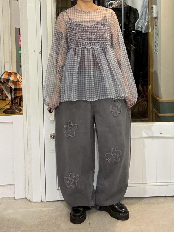 格子胸前彈性抓皺傘狀透膚上衣 