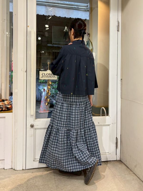 彩色小花刺繡襯衫 