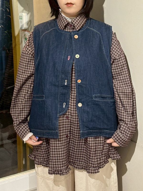 牛仔藍花色釦車縫線背心 