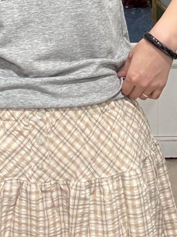 側綁帶三顆釦格子裙 