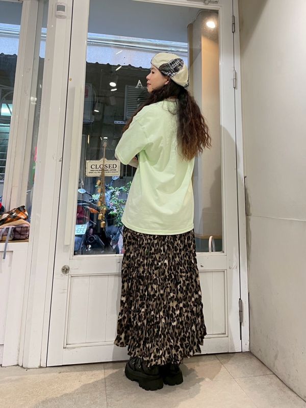 繽紛兔兔插畫淺綠色寬鬆TEE 