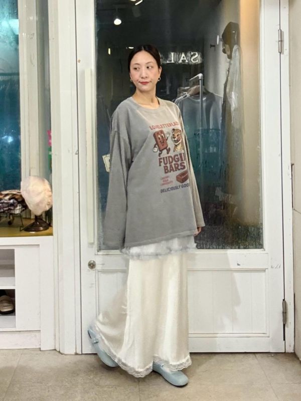 下擺黑絲滾邊光澤魚尾長裙 
