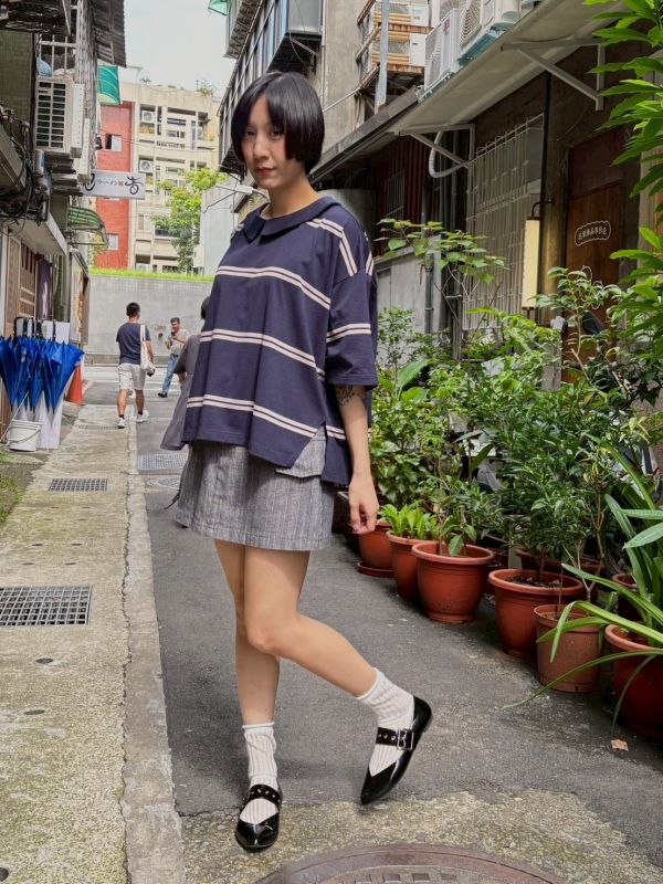 翻領條紋短版側開衩tee 