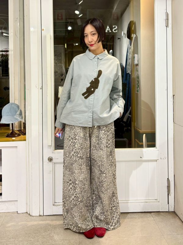 細燈芯絨刺繡貓咪襯衫 