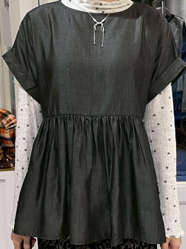 滑面光澤仿牛仔小飛袖傘擺上衣 