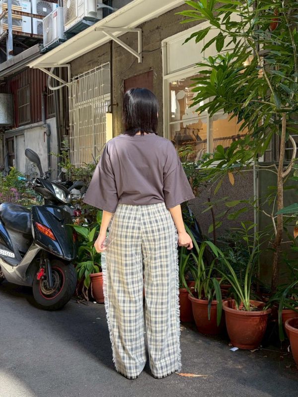 雙層格紋打底x側邊抽皺紗寬褲 