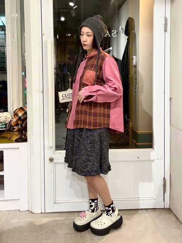 莓果色格紋拼接細燈芯絨碎花襯衫 