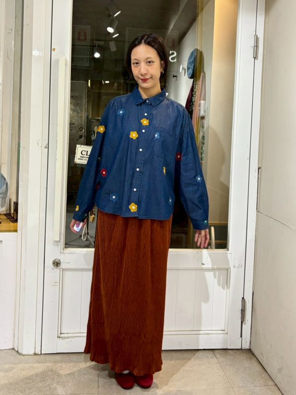 刺繡花牛仔襯衫 