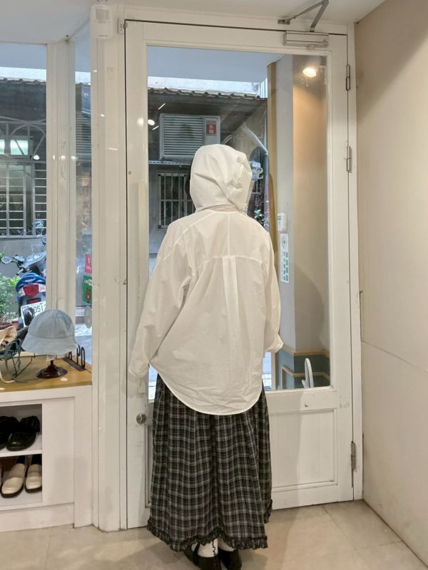 圓領落肩袖口拉鍊襯衫+綁帶連帽 