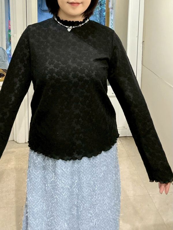 滾邊滿版花刺繡長袖上衣 