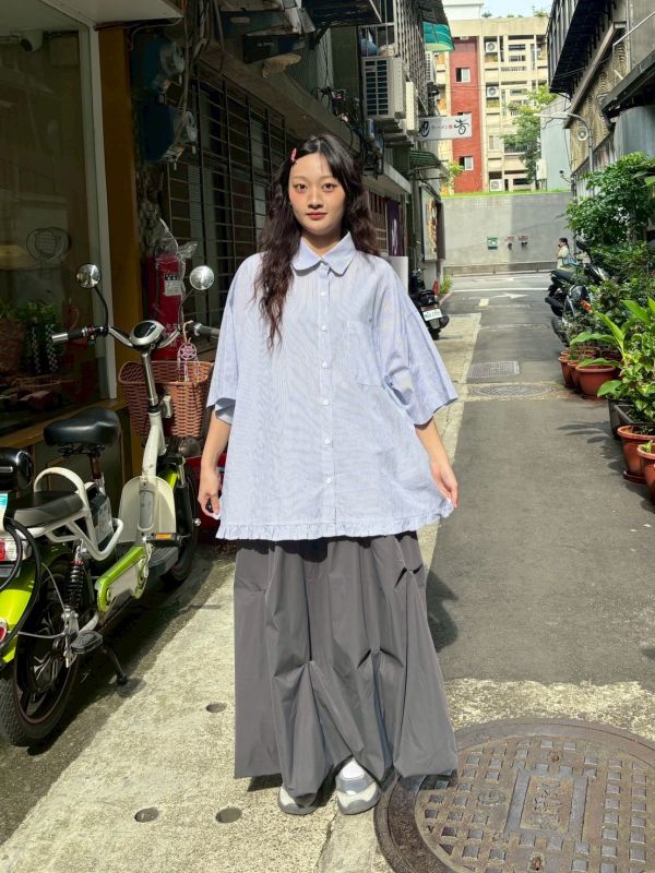 細直條奶油擠花下擺襯衫 