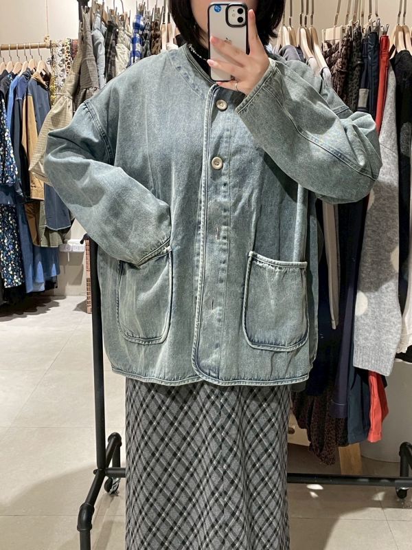 寬鬆落肩水洗圓釦口袋牛仔外套 