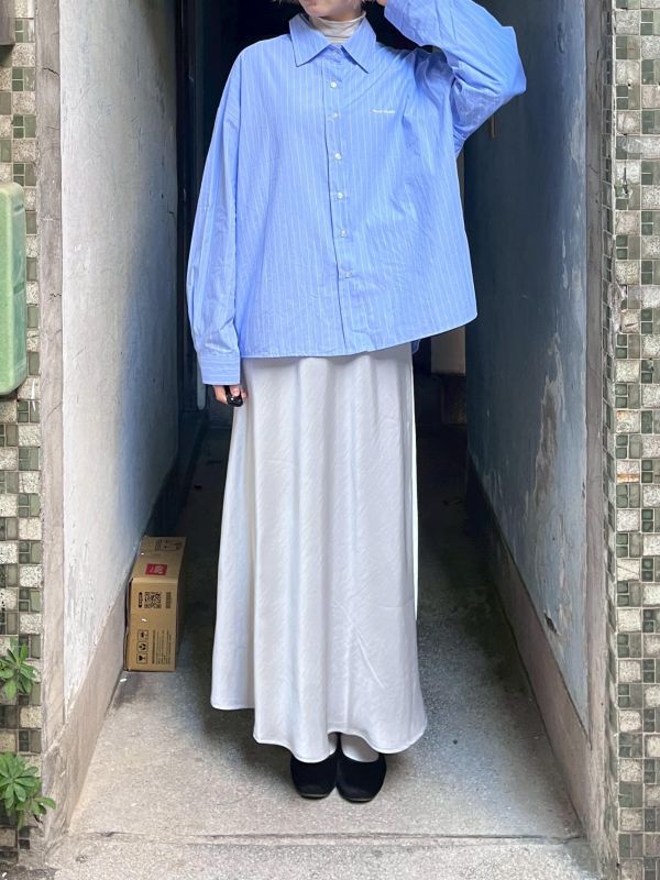 側綁帶光澤魚尾長裙 