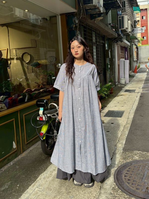 細直條海鷗車線抓皺長洋裝 