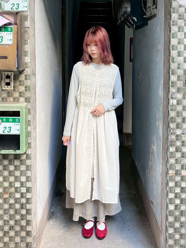 布扣緹花刺繡鏤空背心長罩衫 