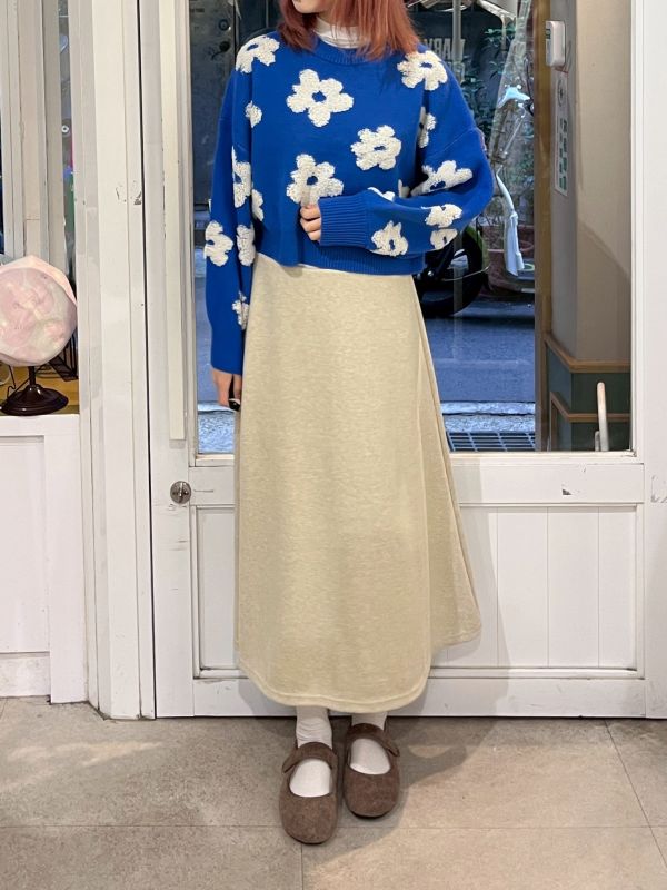 短版立體花花針織長袖毛衣 