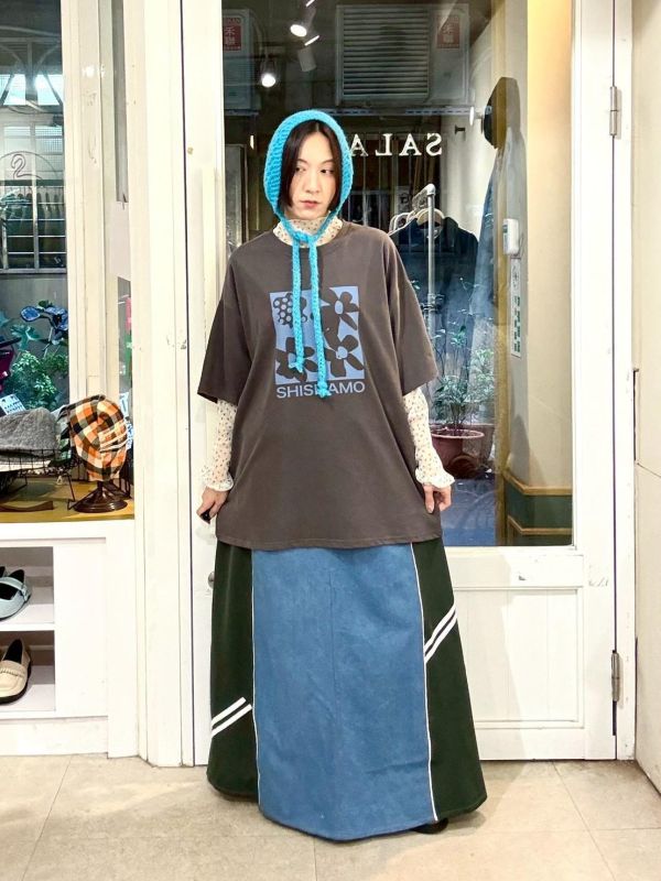 伸縮腰異材質牛仔拼接運動風格寬版A字裙 