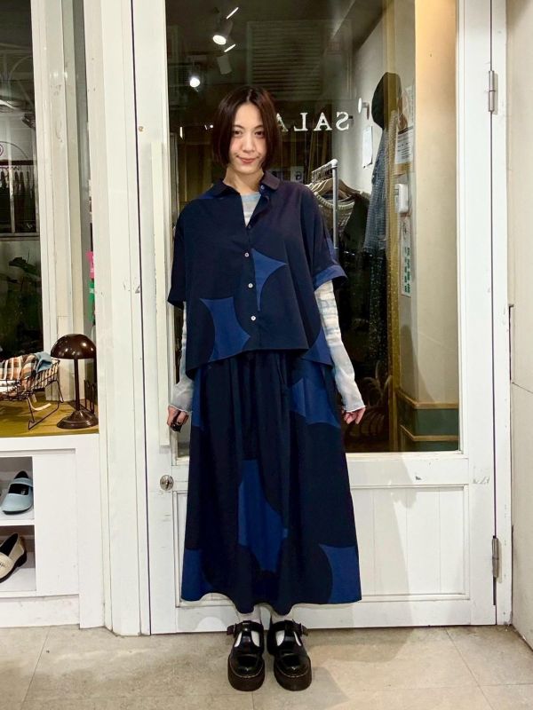 藍色塊襯衫圓裙套裝 