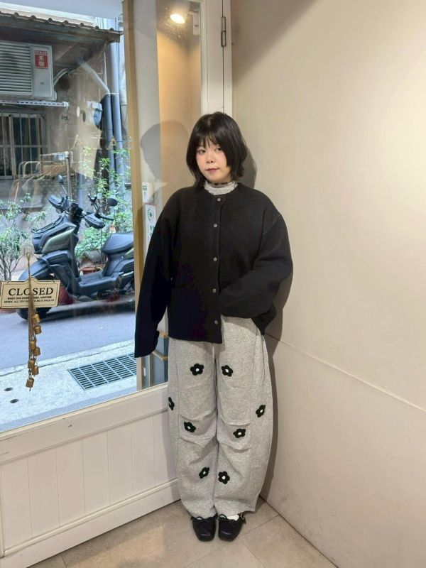 毛絨小花刺繡打褶棉褲 