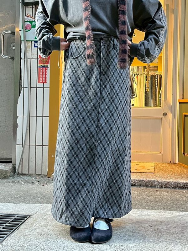 學院厚布格紋後鬆緊腰開衩長裙 