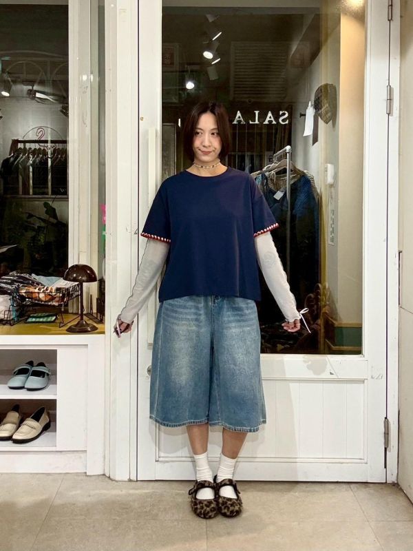 袖口撞色刺繡tee 